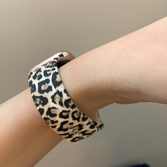 Cheetah Print Apple Watch Band - Picture 12 of 17